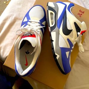 ***NIKE TAIL WIND***